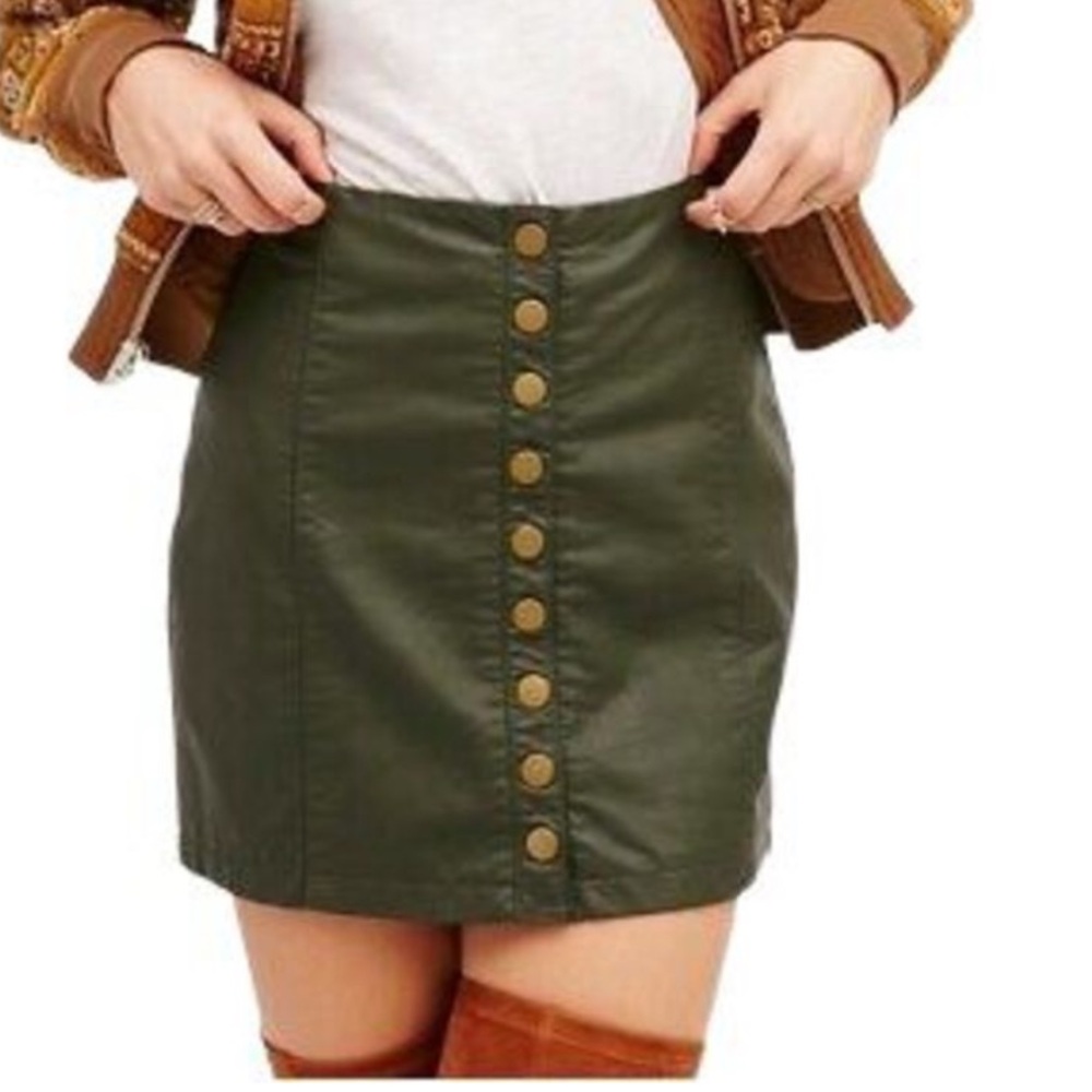 Free People Snap front Oh Snap Vegan Leather Mini Skirt Olive Green Womens Sz 4